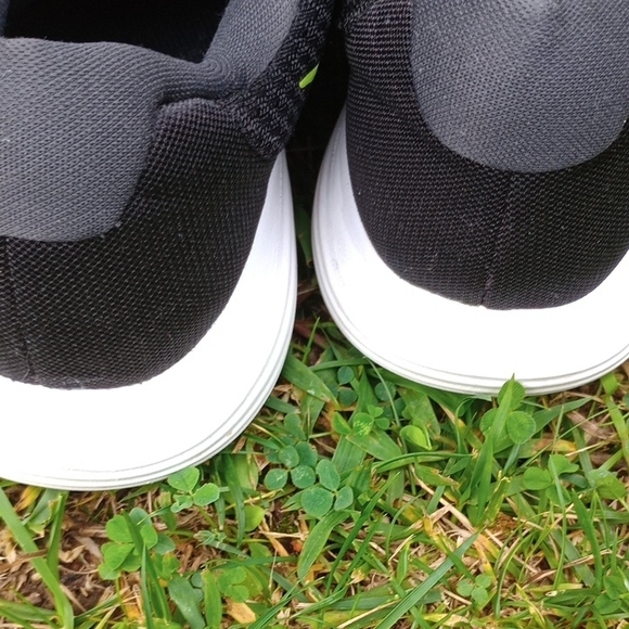 Nike Black and Neon Green Athletic Shoes - Picture 7 of 8